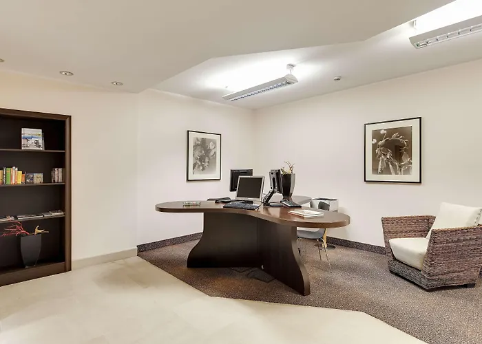 Occidental Aran Park Hotel